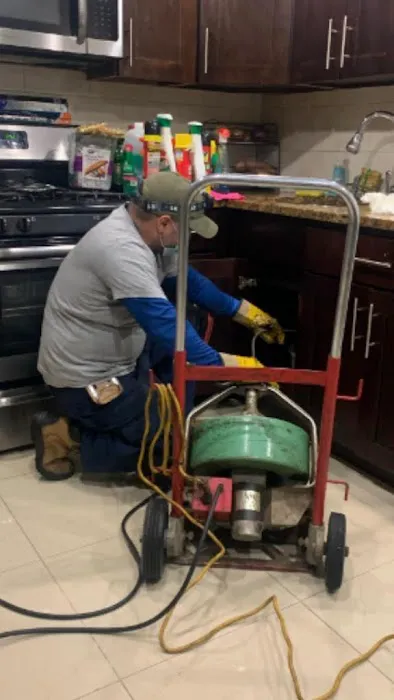 R&J Full Cleaning Corp Picture 1