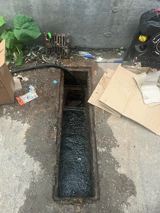 Expert unclog any sewer and drain Picture 3