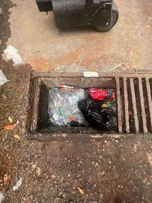 Expert unclog any sewer and drain Picture 2