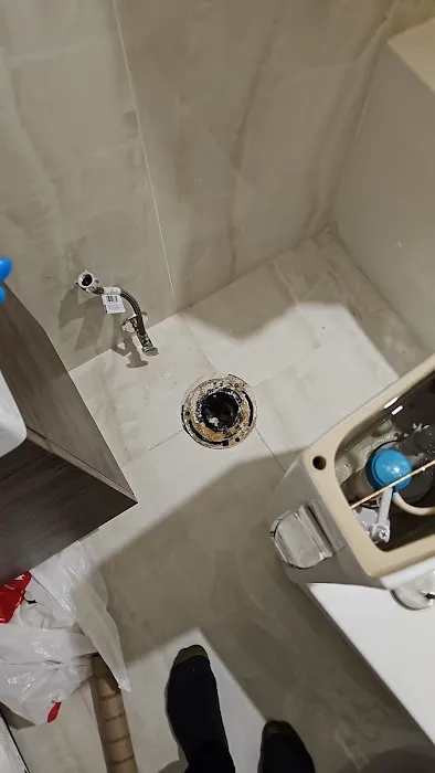 Expert unclog any sewer and drain Picture 6