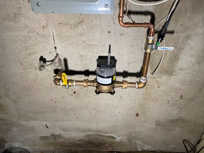 MR. PIPE PLUMBING AND HEATING LLC Picture 1