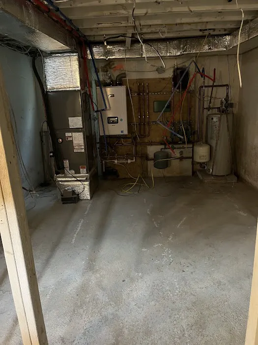 MR. PIPE PLUMBING AND HEATING LLC Picture 9