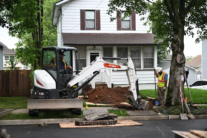 BRUTE Contracting Water Main & Sewer Contractors Picture 2