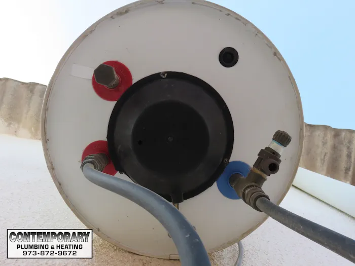Contemporary Plumbing & Heating Picture 9