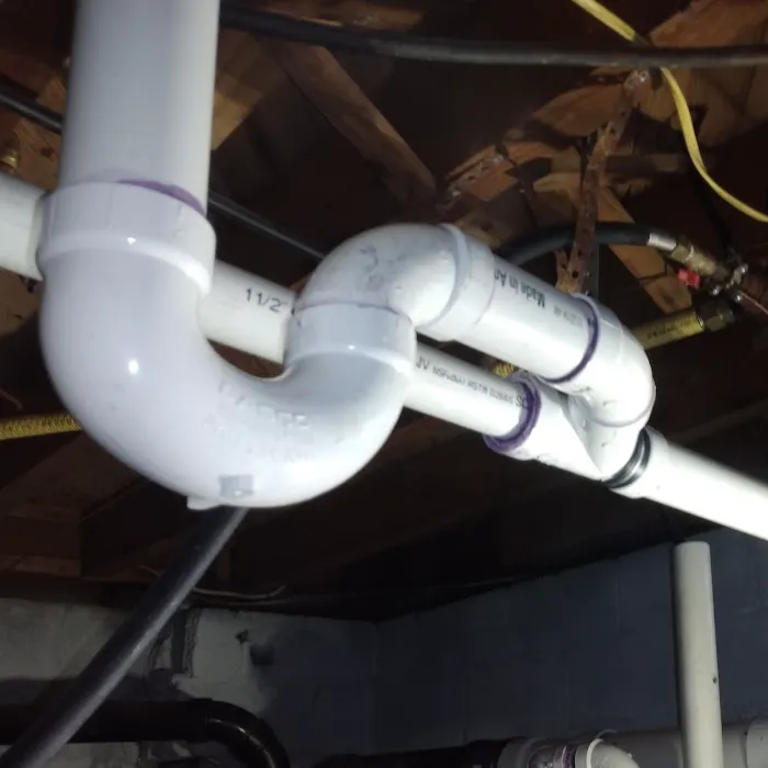 Wolyn Services LLC Picture 9