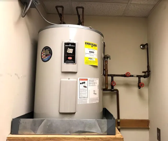 Deluxe Plumbing & Heating Picture 1