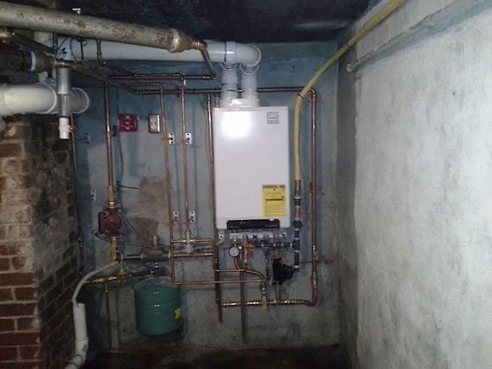 Deluxe Plumbing & Heating Picture 5