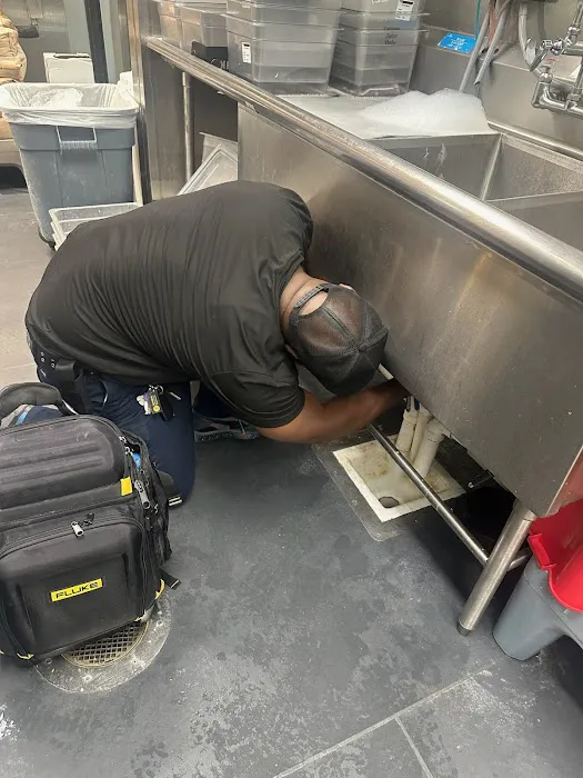 J&W PLUMBING SERVICES Picture 3