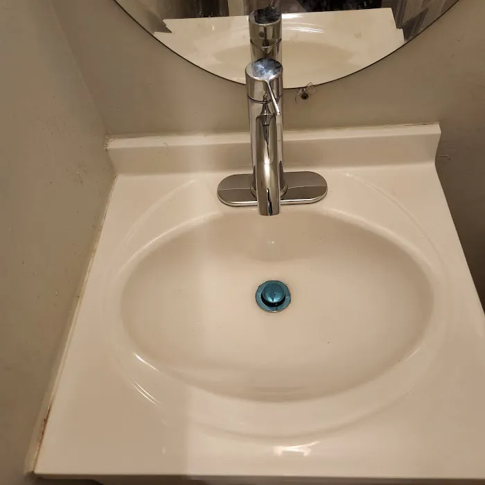 J&W PLUMBING SERVICES Picture 9