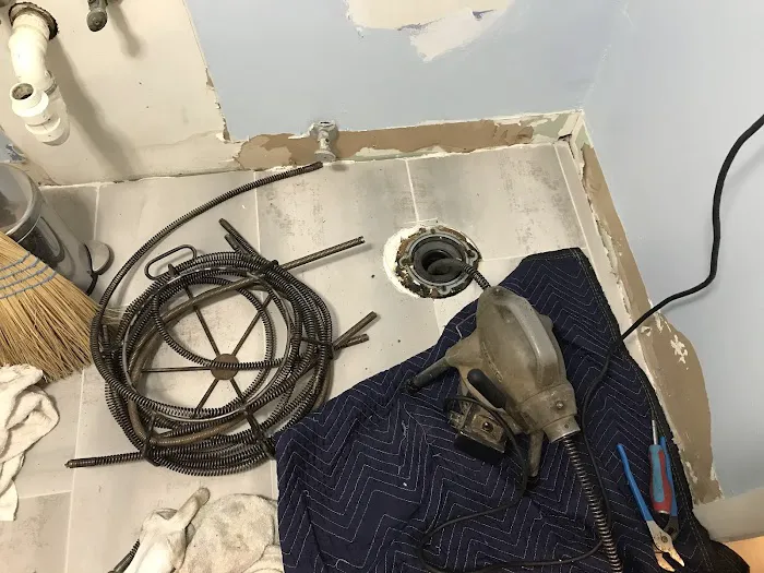 M & Y Plumbing and Drain Cleaning of Lake Ridge Va Picture 4
