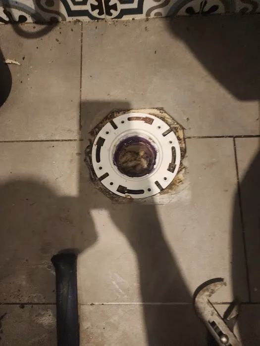 DAQ,S PLUMBING LLC Picture 9