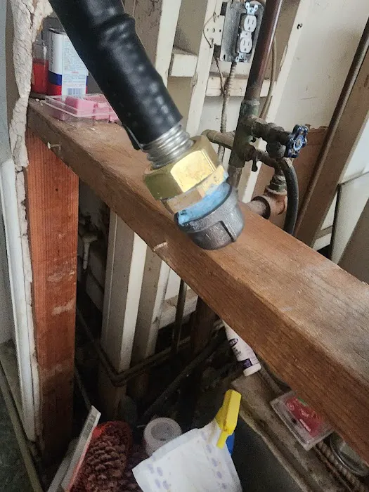 DAQ,S PLUMBING LLC Picture 10