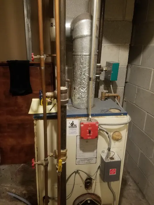 207 Plumbing and Heating Picture 10