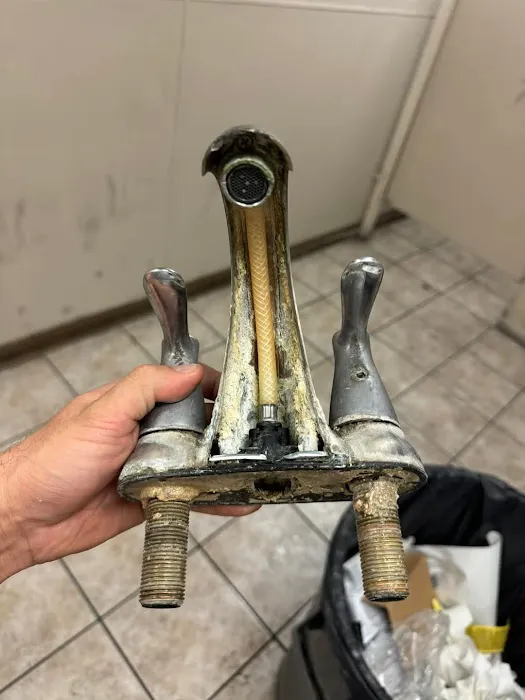 9 Yards Plumbing and More Picture 7