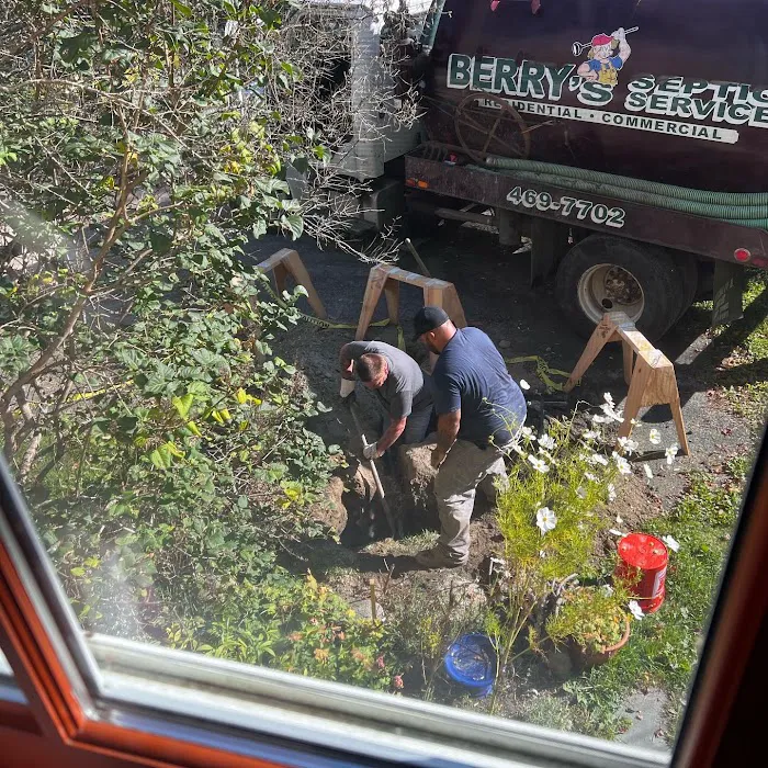 Berry's Septic Services Picture 1