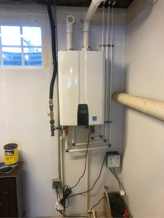 Plumber On The Way Picture 1