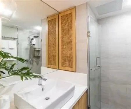 Avoid These Mistakes When Water Damage in Your Bathroom | PlumberNear