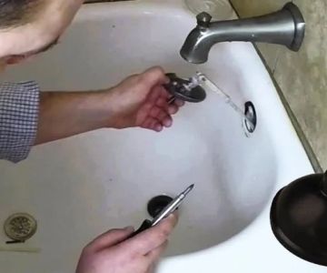 Beginner's Guide to Unclogging a Bathtub Drain: Easy Steps for Homeowners