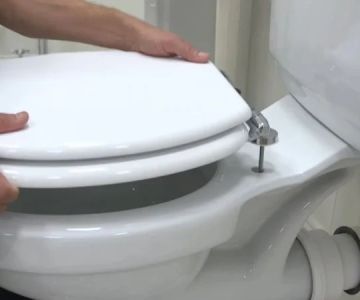 Should I Replace or Repair Installing a New Toilet? | Expert Plumbing Tips