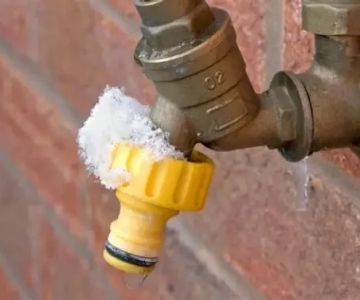 Should I Replace or Repair Frozen Pipes? Tips for Homeowners