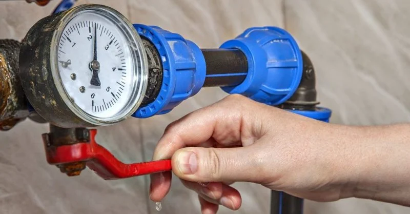 Beginner's Guide to a Broken Water Heater – What to Do and When to Call for Help