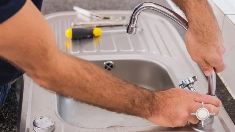 How Long Does It Take to Fix a Leaking Faucet?