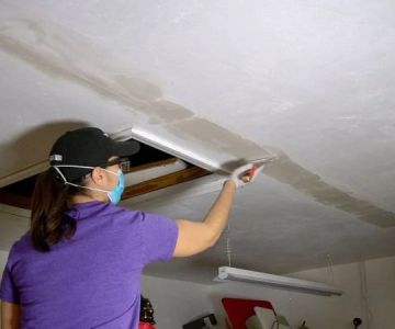 How to Handle Water Damage From Ceiling Leaks