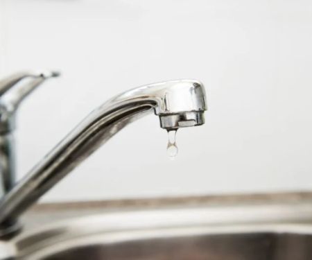 What Causes a Leaking Faucet