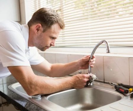 Avoid These Mistakes When a Leaking Faucet: Expert Plumbing Tips