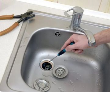 Why Is My Kitchen Sink Not Draining? Causes and Solutions for Clogged Drains
