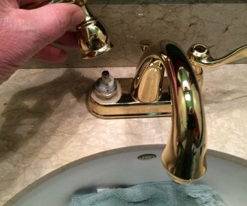 How to Fix a Leaking Bathroom Sink Faucet: A Step-by-Step Guide