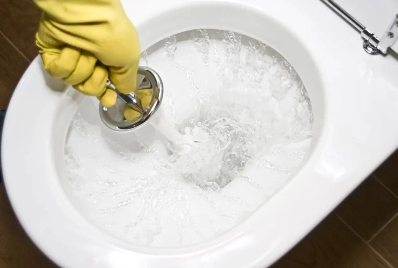 How to Fix a Clogged Toilet Without a Plunger: Practical Home Methods
