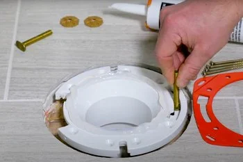 Step-by-Step Guide on How to Replace a Broken Toilet Flange | Reliable Plumbing Tips
