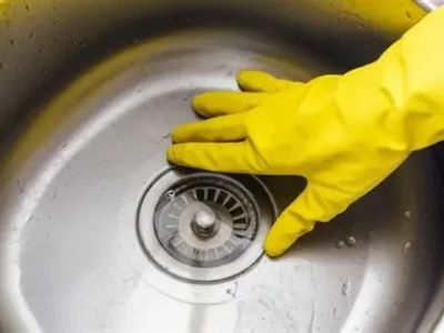Best DIY Methods to Unclog a Kitchen Sink with Standing Water That Actually Work