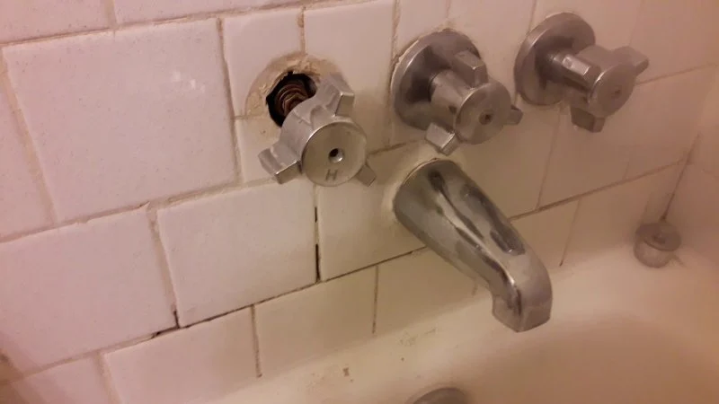 How to Fix a Leaking Bathtub Faucet Stem: A Complete DIY Guide