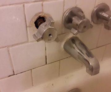 How to Fix a Leaking Bathtub Faucet Stem: A Complete DIY Guide