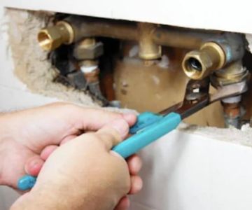 How to Fix a Leaking Drain Pipe in Wall – Step-by-Step Repair Guide